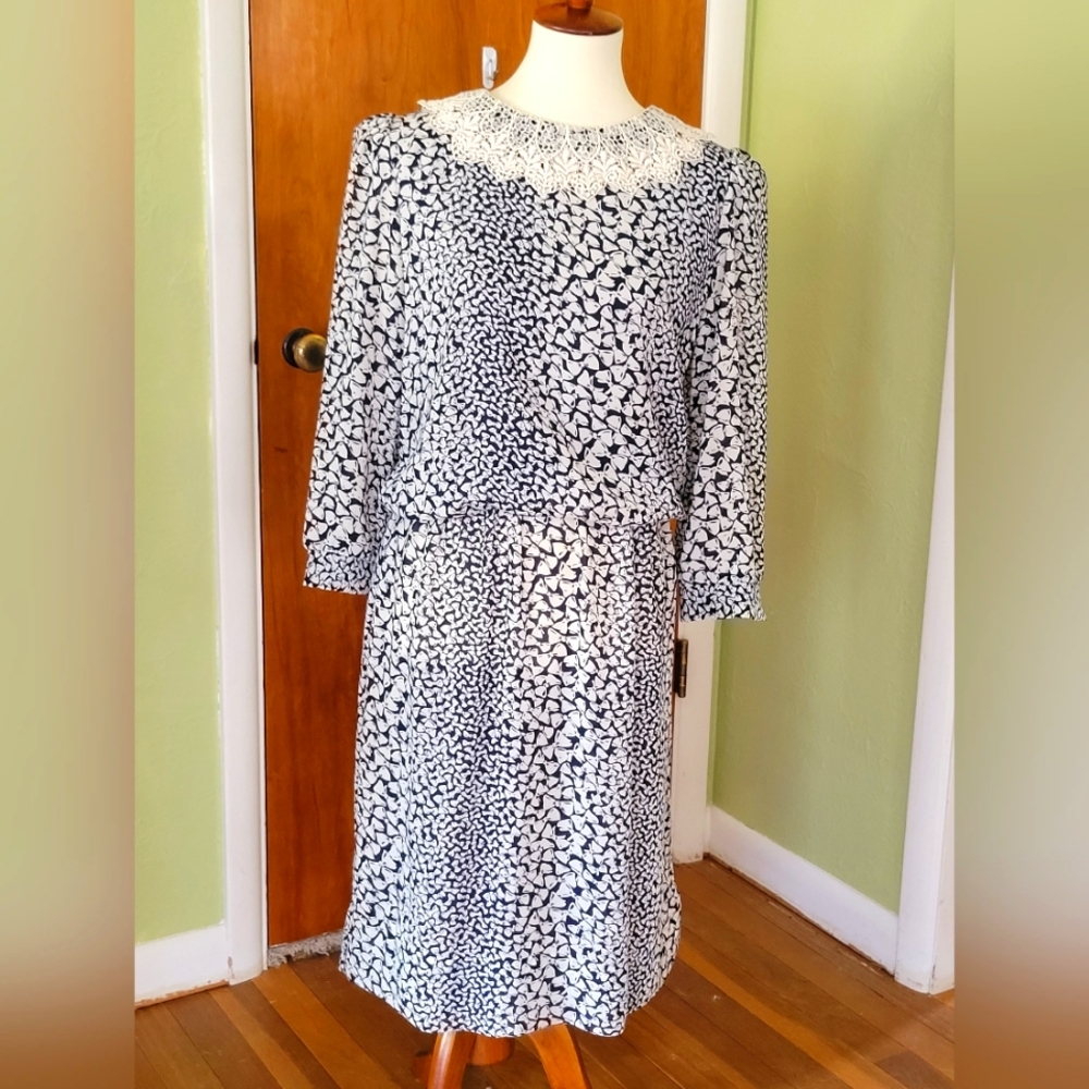 Vintage bow pattern dress navy